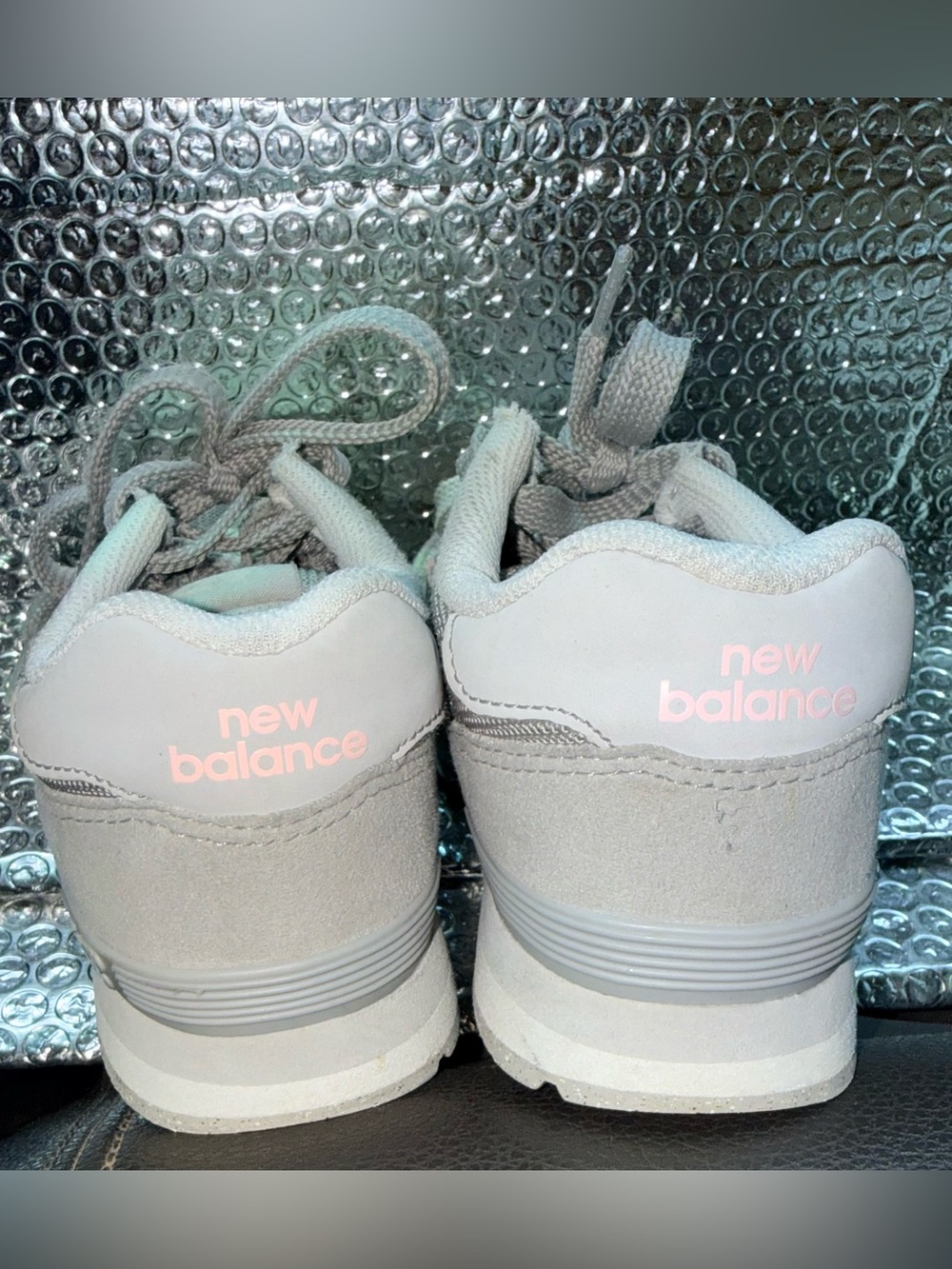 New Balance Kids Gray Sneakers with Pink N Logo Trim - Picture 4 of 6
